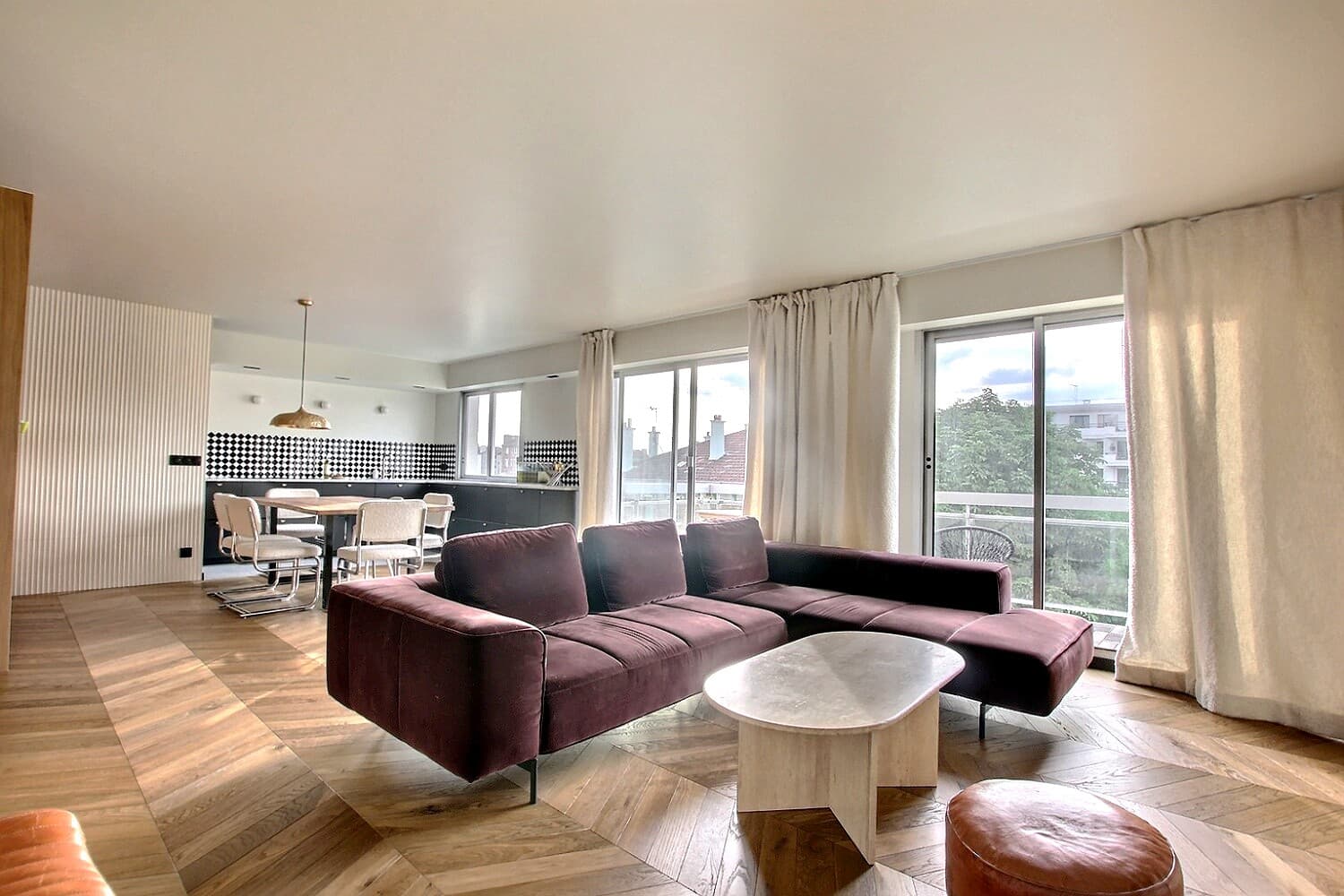 4 pièces de 131 m² — Courbevoie