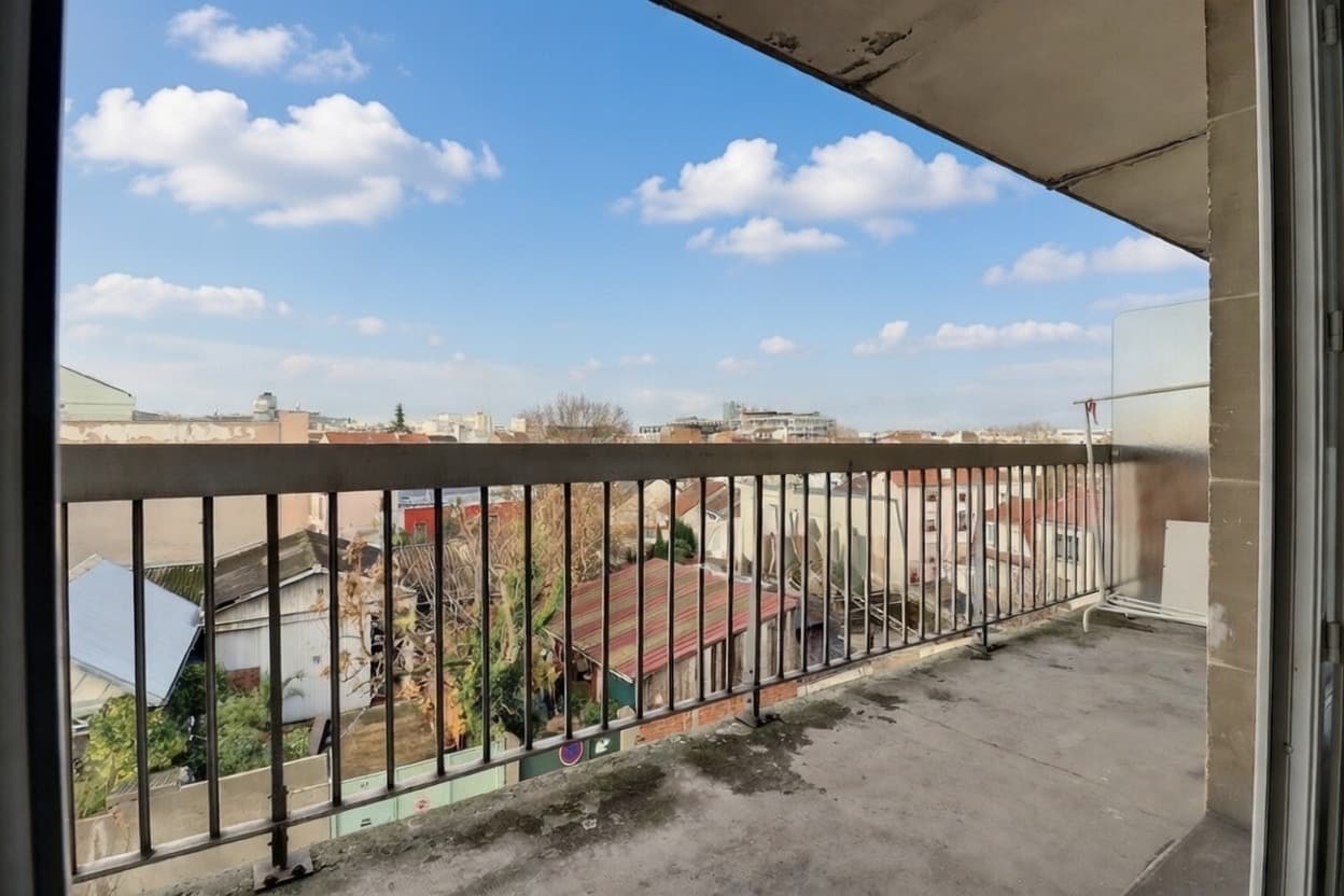 Studio de 30 m² avec balcon — Pantin