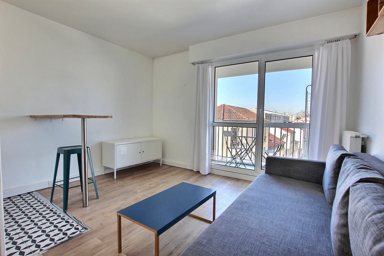 Studio de 18 m² avec balcon — Pantin